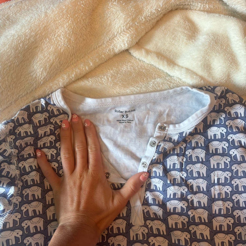 Roller Rabbit Hathi pajama set - Picture 4 of 4